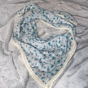 Pretty floral scarf - from American Eagle, no tags